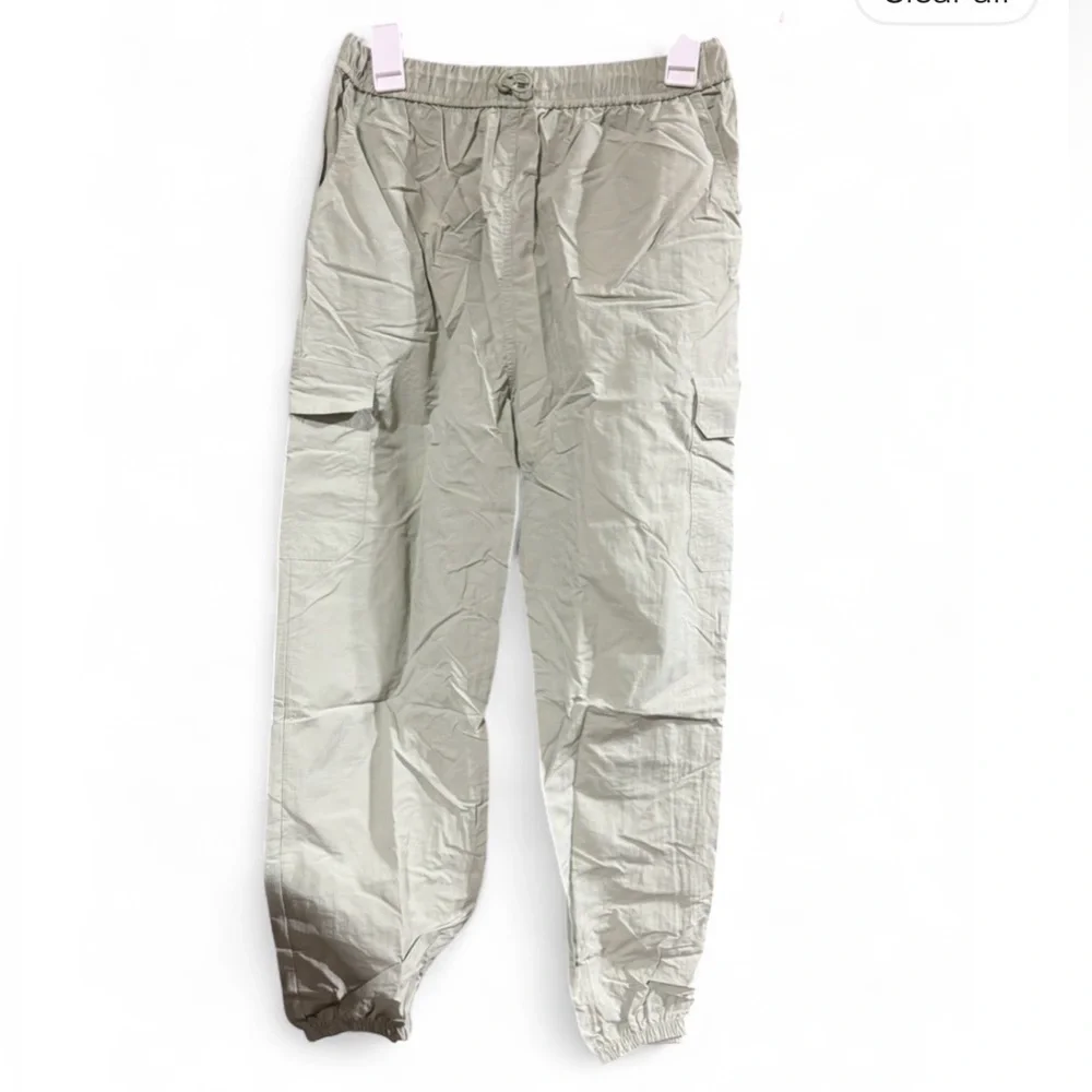 Art Class Unisex Cargo Pants in olive green
